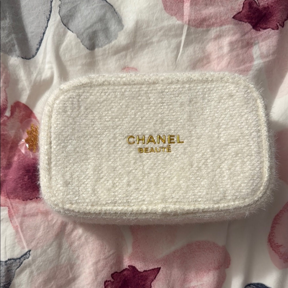 Chanel Beauté White Pouch with Gold Lettering
